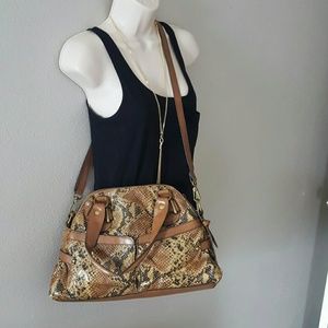 JESSICA SIMPSON FAUX SNAKESKIN CROSSBODY BAG.